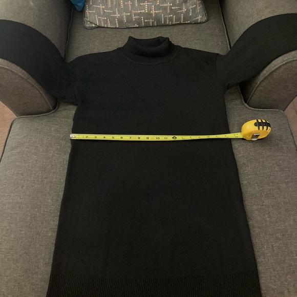 Dress - Picture 5 of 11